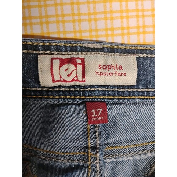 l.e.I Jeans Women's Size 17 Short Hipster Flare Denim faded - Picture 6 of 14